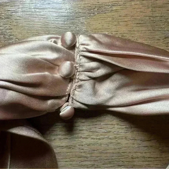 Satin halter top women size medium - Picture 5 of 5